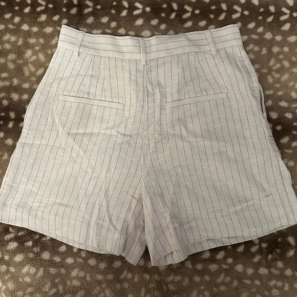 NEW Banana Republic - Linen-Blend Stripe Trouser Short - Picture 7 of 10